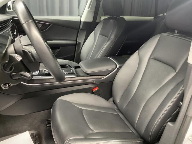 2023 Audi Q8 Premium Plus